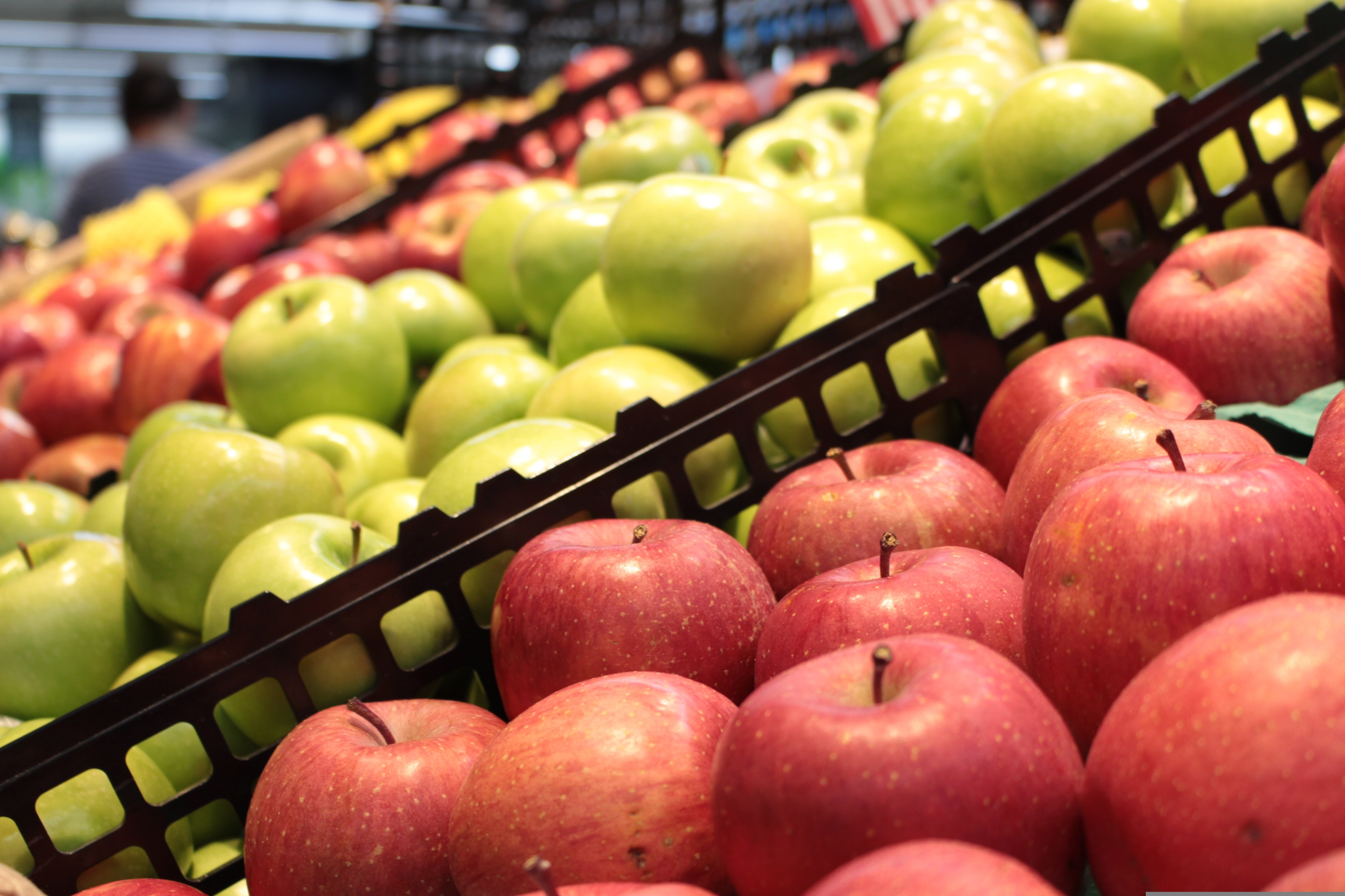 A tray of apples